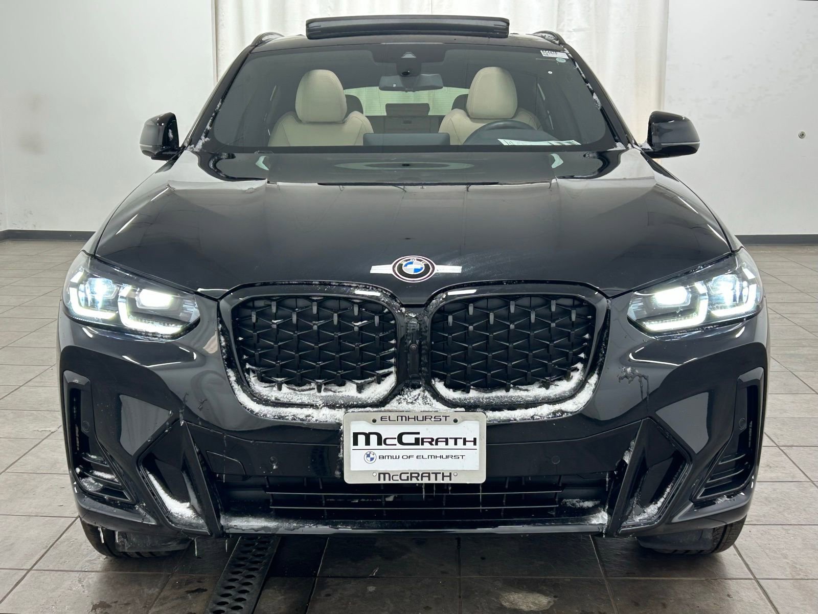 Used 2025 BMW X4 xDrive30i w/ M Sport Package AWD/4WD image 7