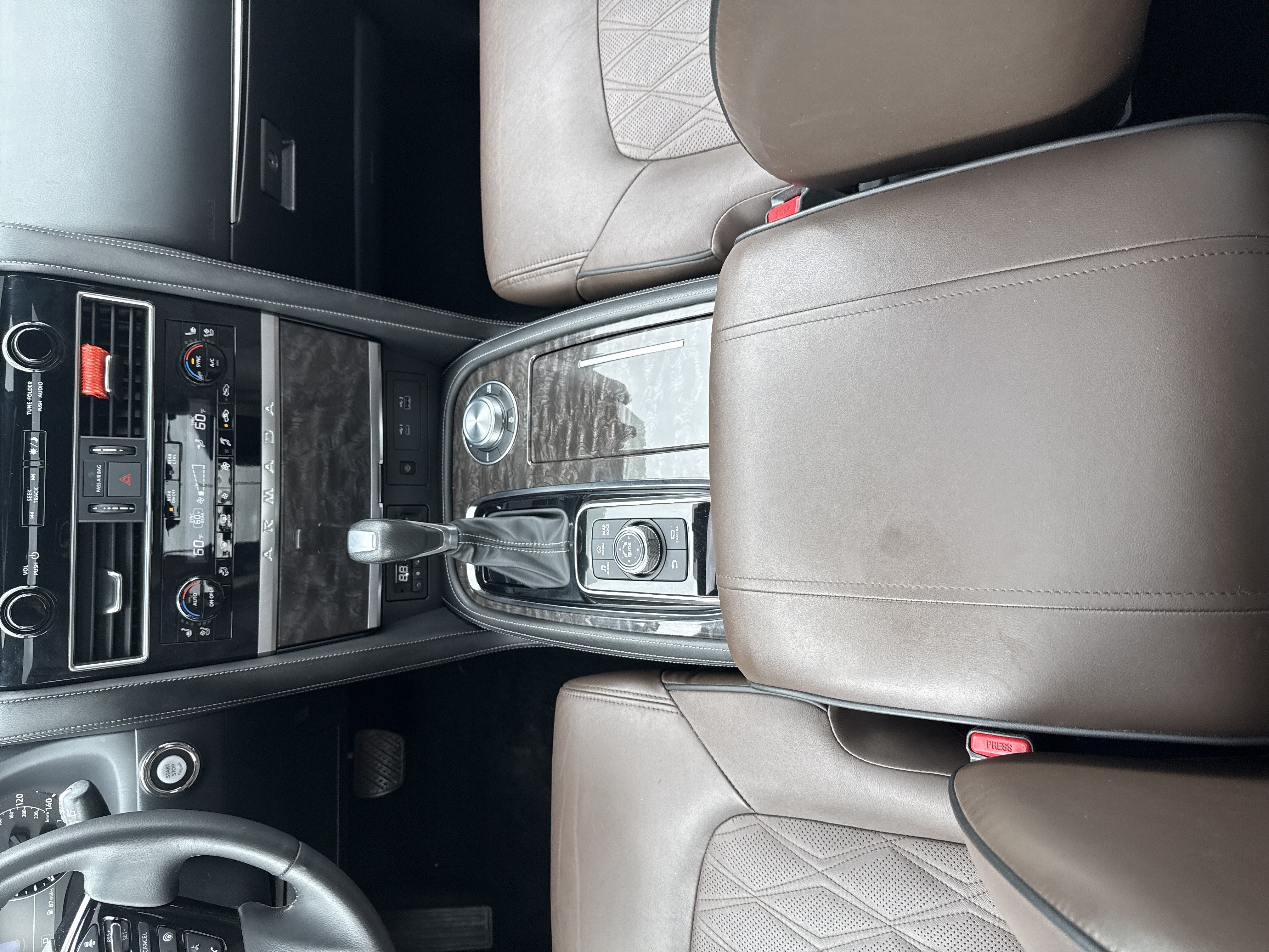 Used 2023 Nissan Armada Platinum w/ Captain's Chairs Package AWD/4WD image 33