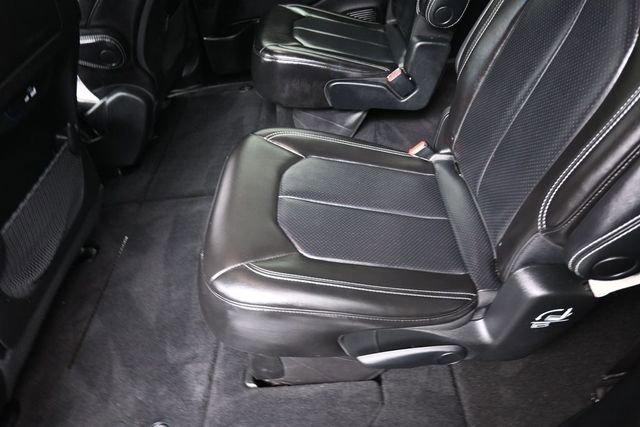 Used 2023 Chrysler Pacifica Touring-L w/ S Appearance Package FWD image 21