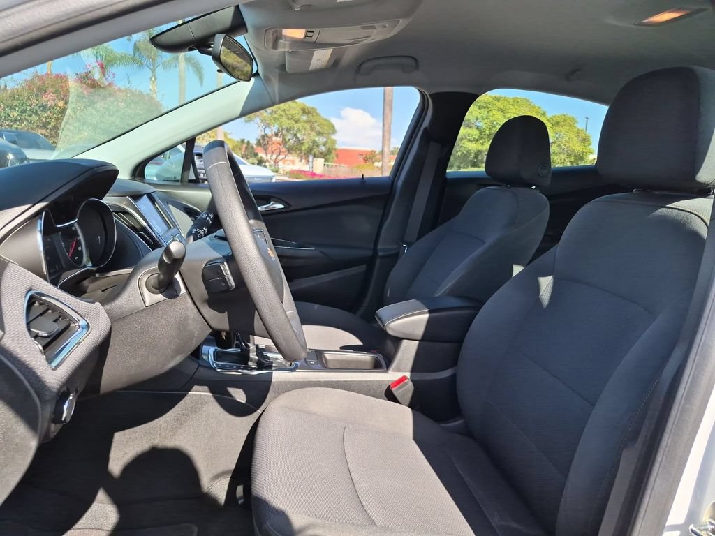 Certified 2019 Chevrolet Cruze LS w/ LS Convenience Package FWD image 20