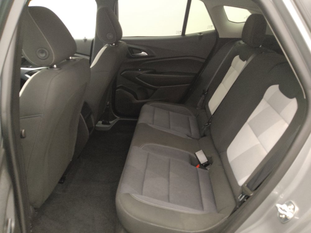 Used 2025 Chevrolet Trax LS FWD image 18