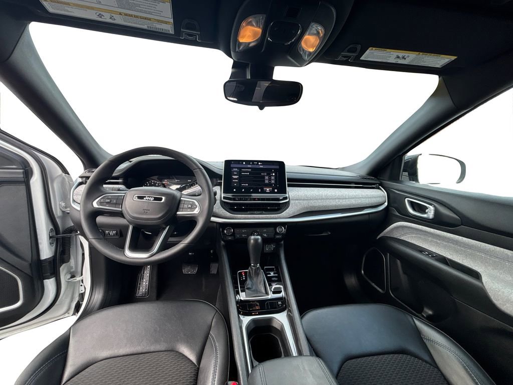 Used 2023 Jeep Compass Latitude image 17