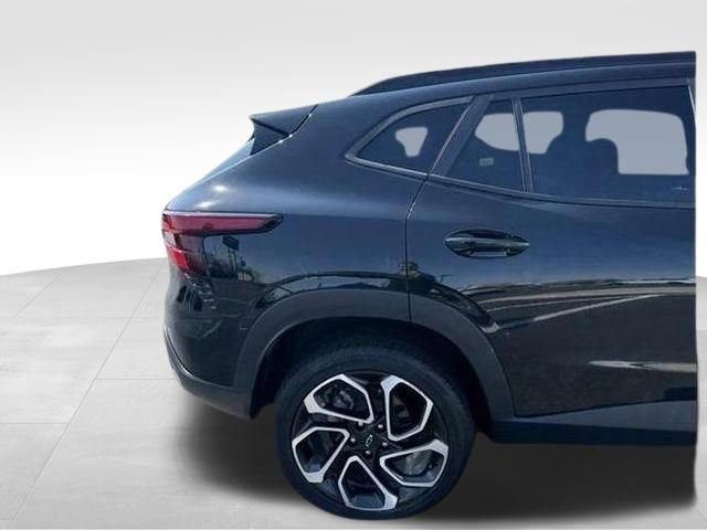 Certified 2024 Chevrolet Trax RS w/ Driver Confidence Package image 15