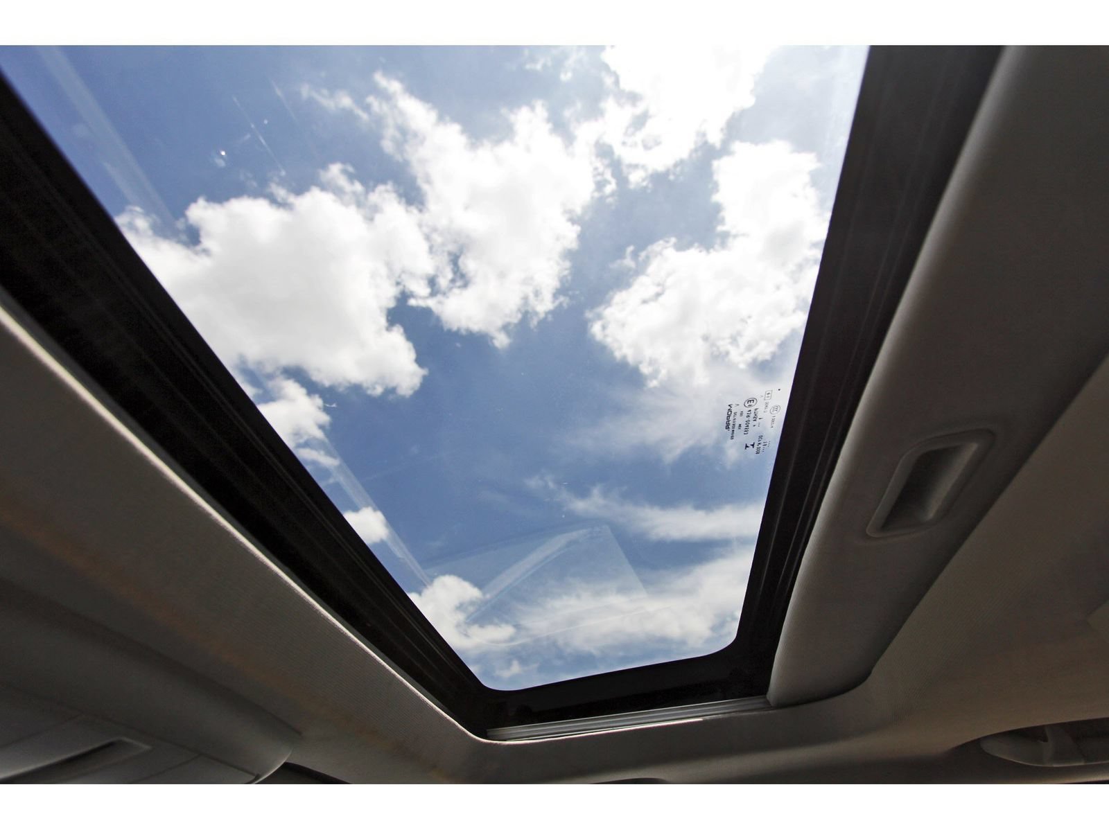 Used 2019 Dodge Journey Crossroad w/ Nav & Sun Group FWD image 24