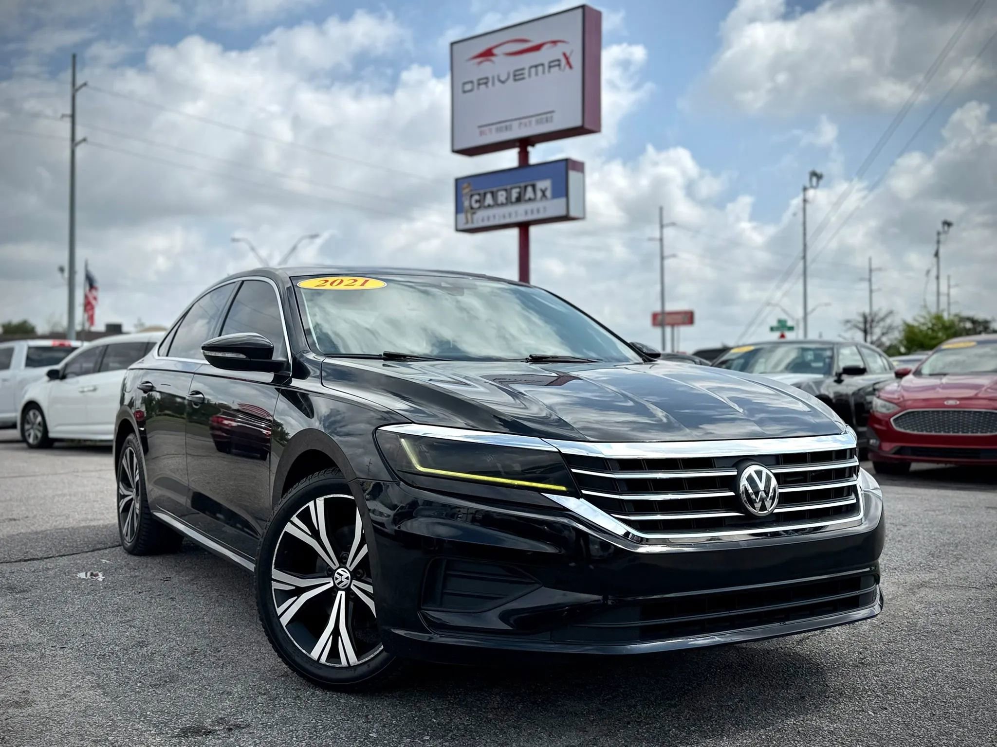 Used 2021 Volkswagen Passat 2.0T SE FWD image 1