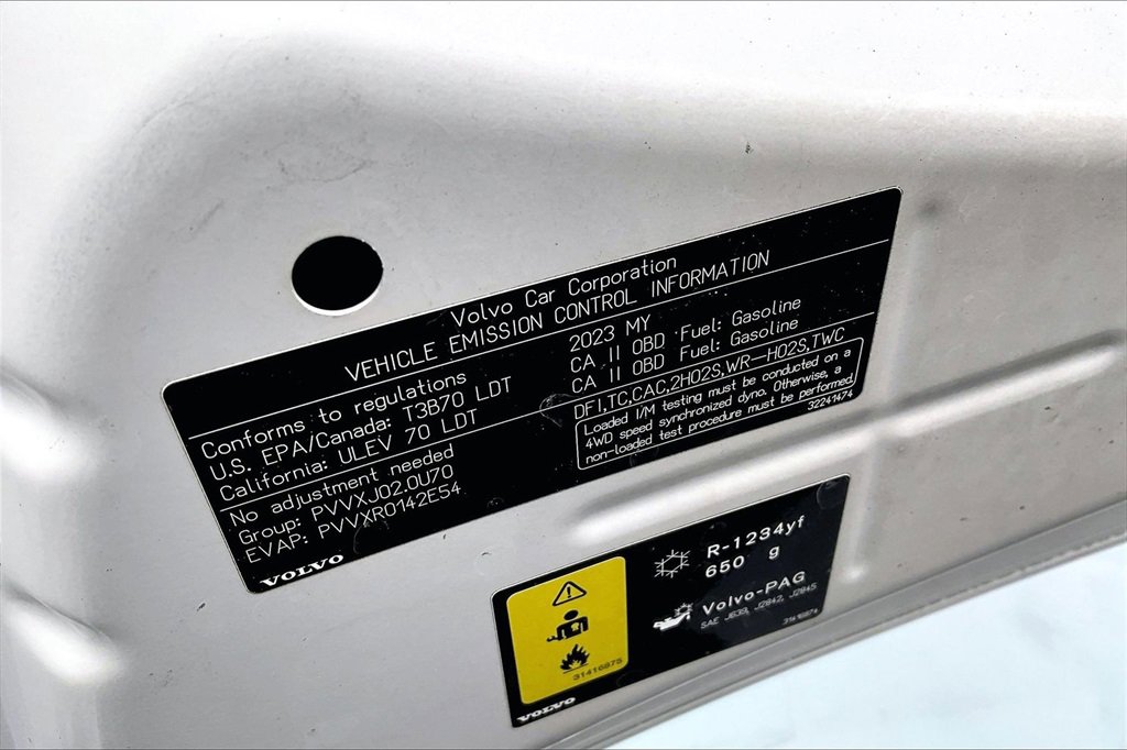 Used 2023 Volvo XC60 B5 Ultimate image 31