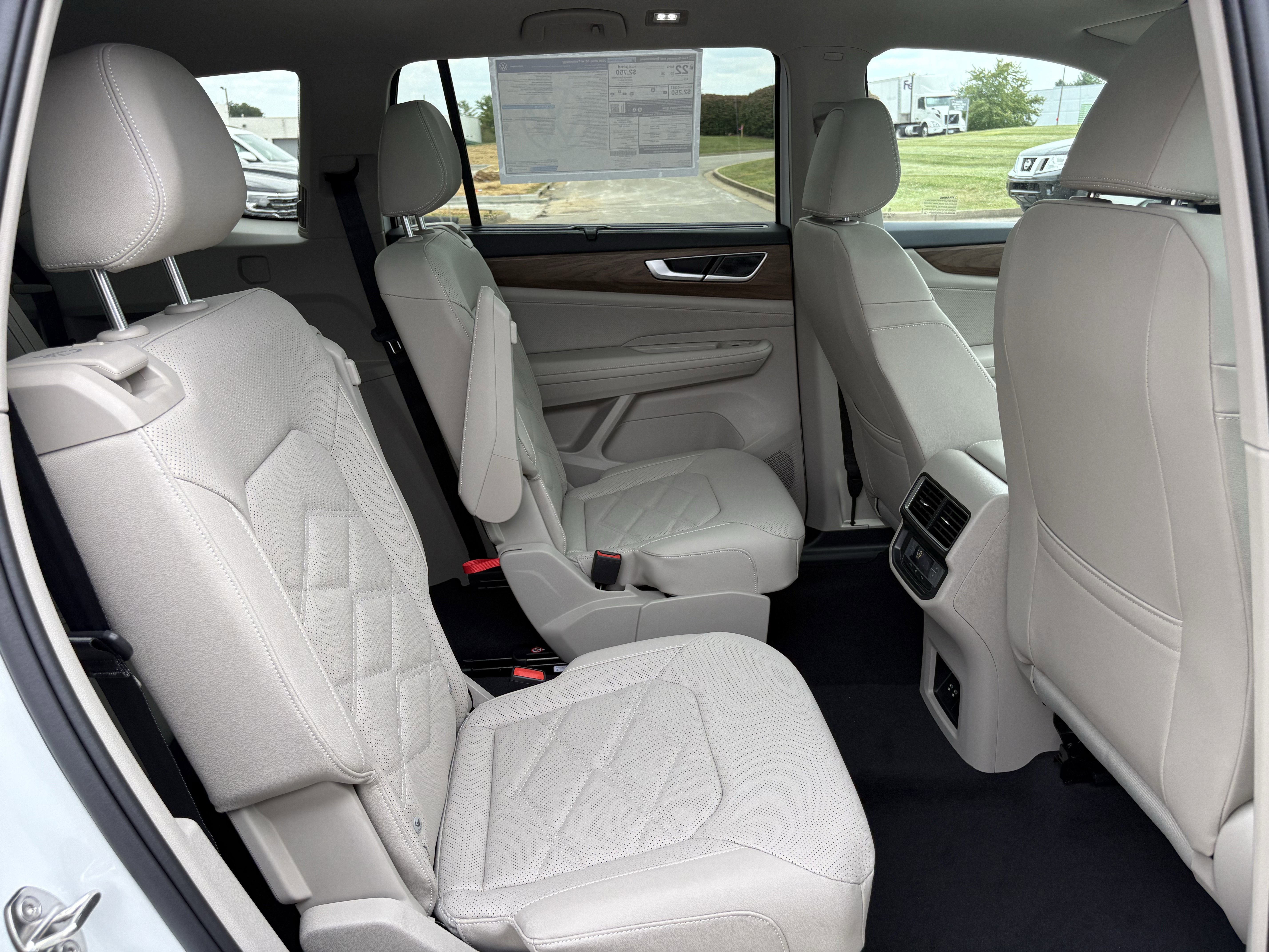 New 2026 Volkswagen Atlas SE image 25