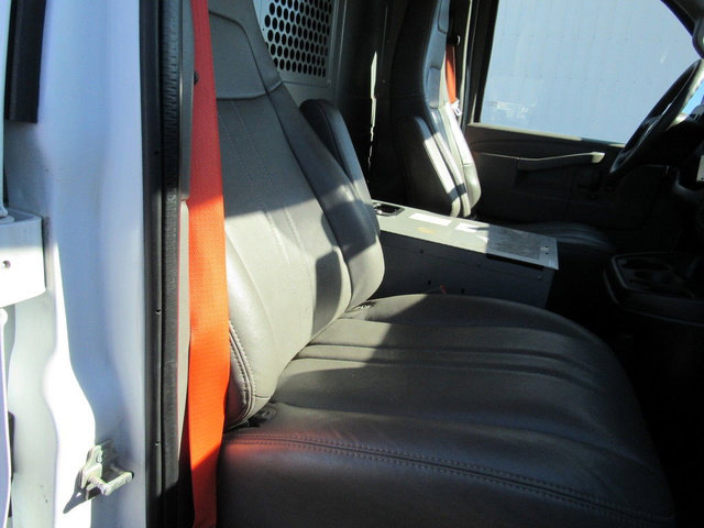 Used 2017 Chevrolet Express 2500 RWD image 13