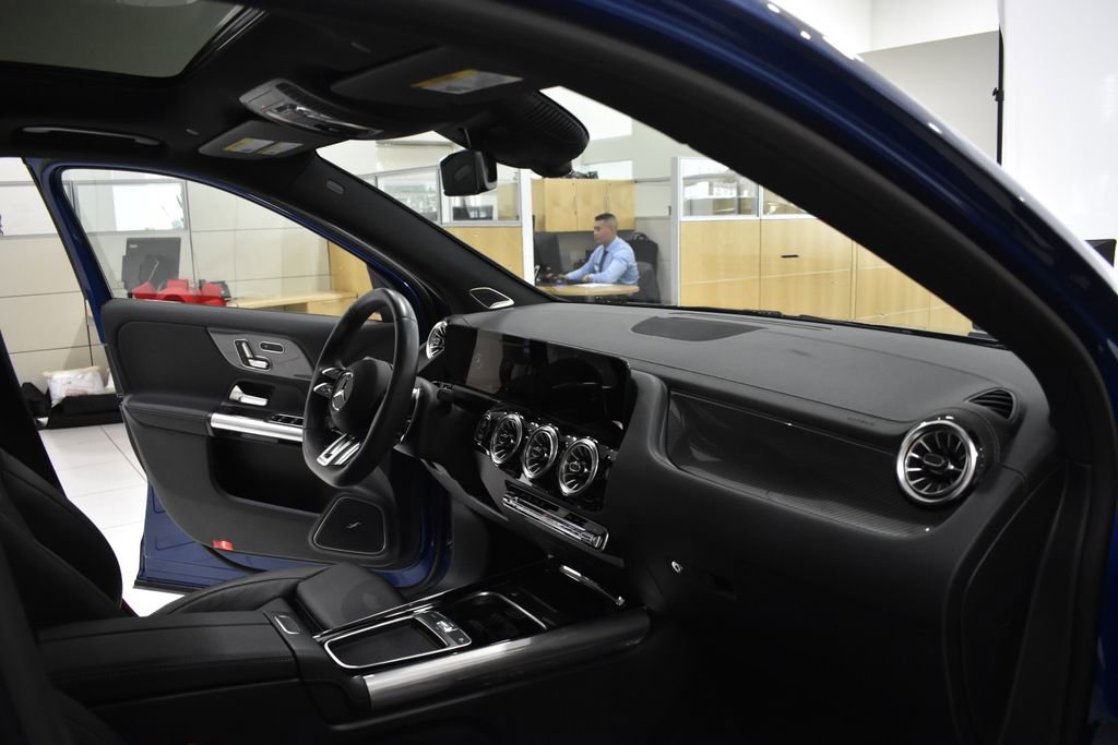Certified 2024 Mercedes-Benz GLA 35 AMG 4MATIC image 21