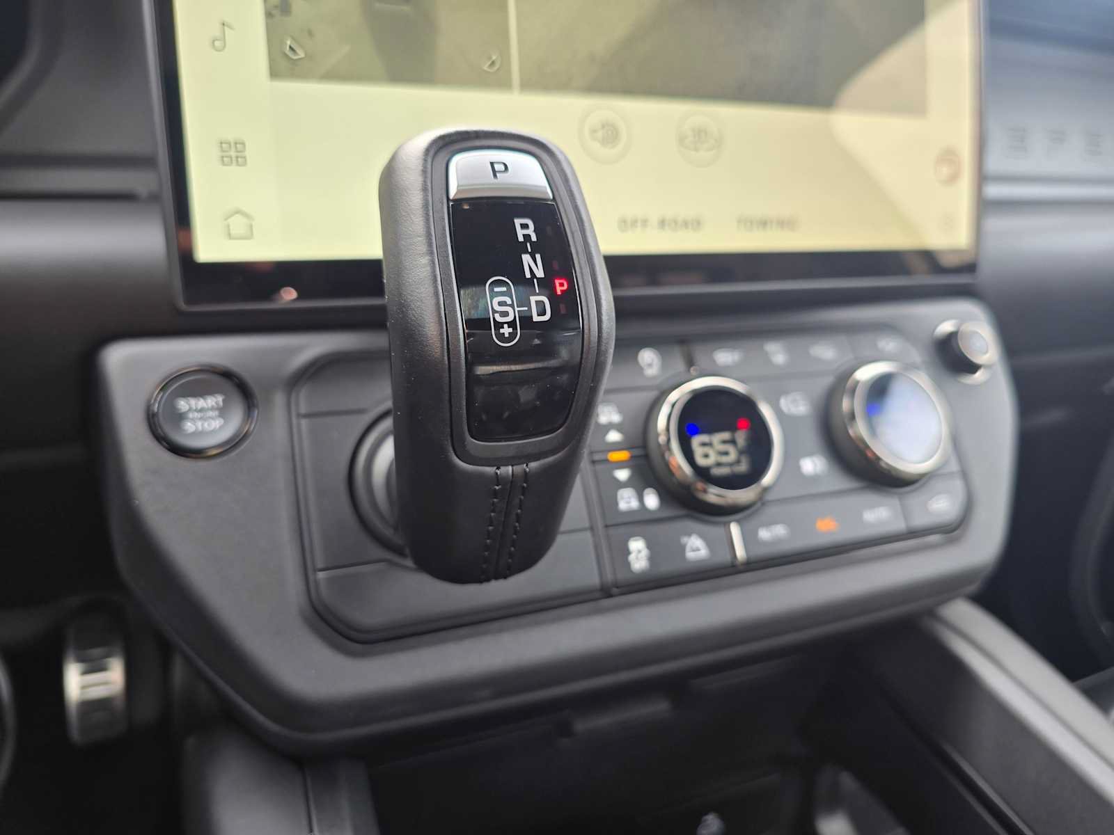 New 2026 Land Rover Defender 110 OCTA AWD/4WD image 29