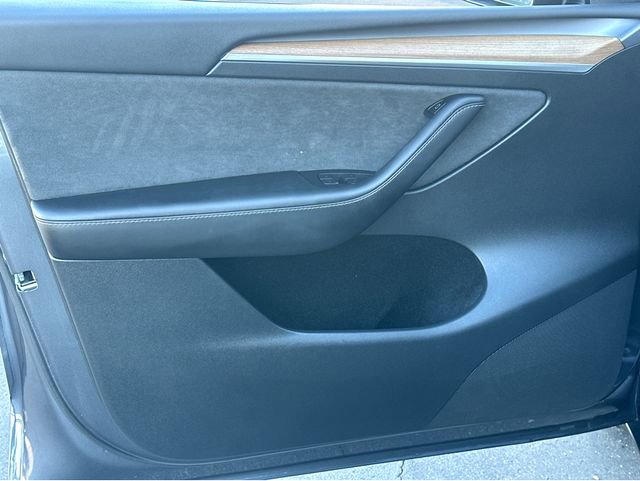 Used 2023 Tesla Model Y Long Range image 36