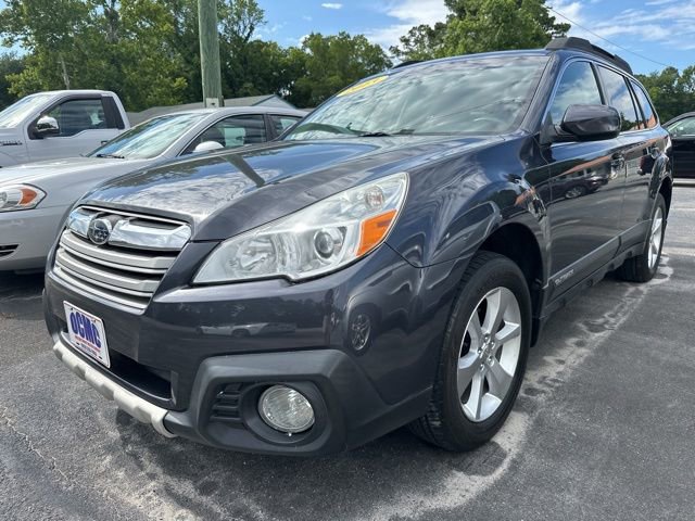 Used 2013 Subaru Outback 2.5i Limited w/ Moonroof Pkg AWD/4WD image 3