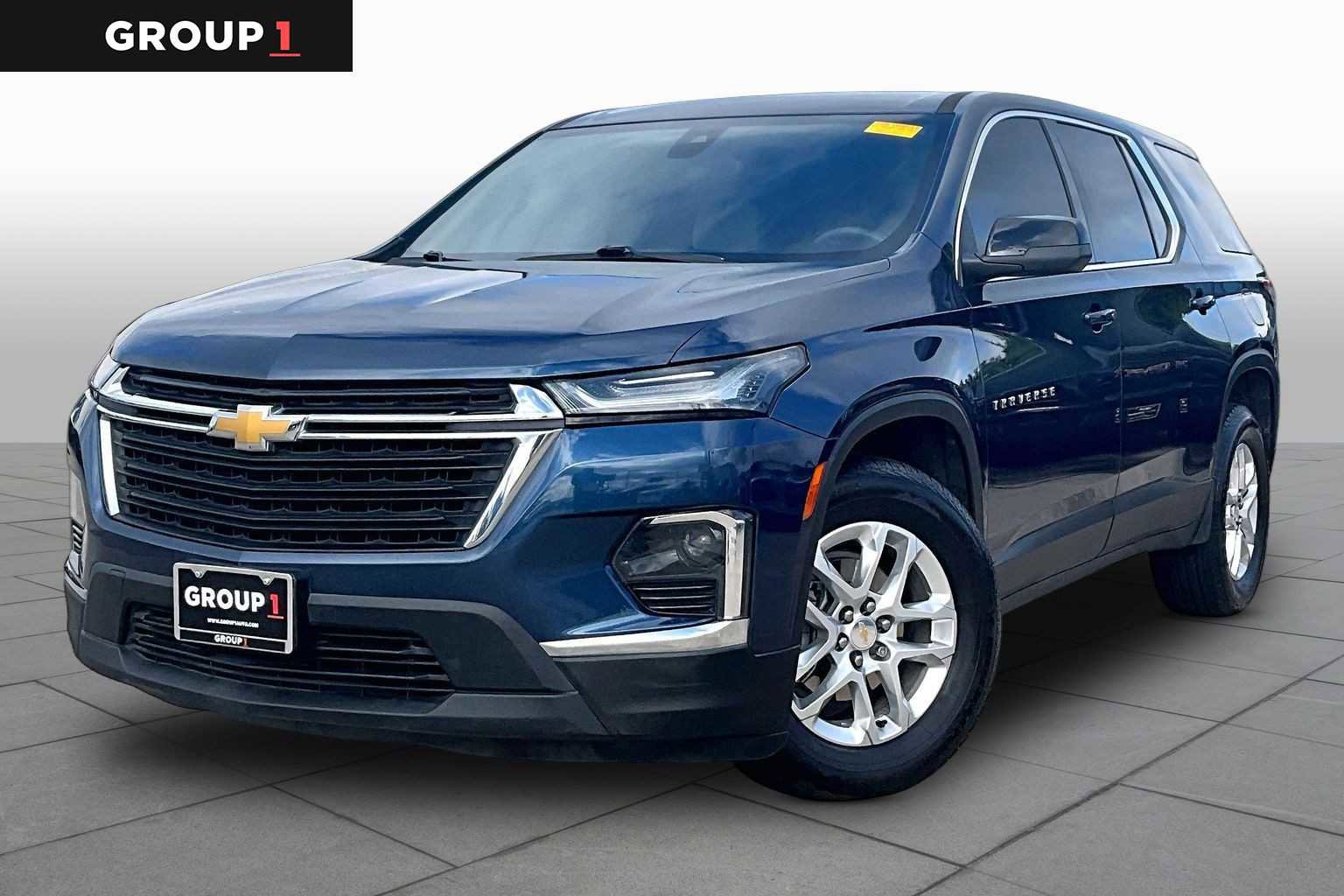Used 2022 Chevrolet Traverse LS FWD image 1