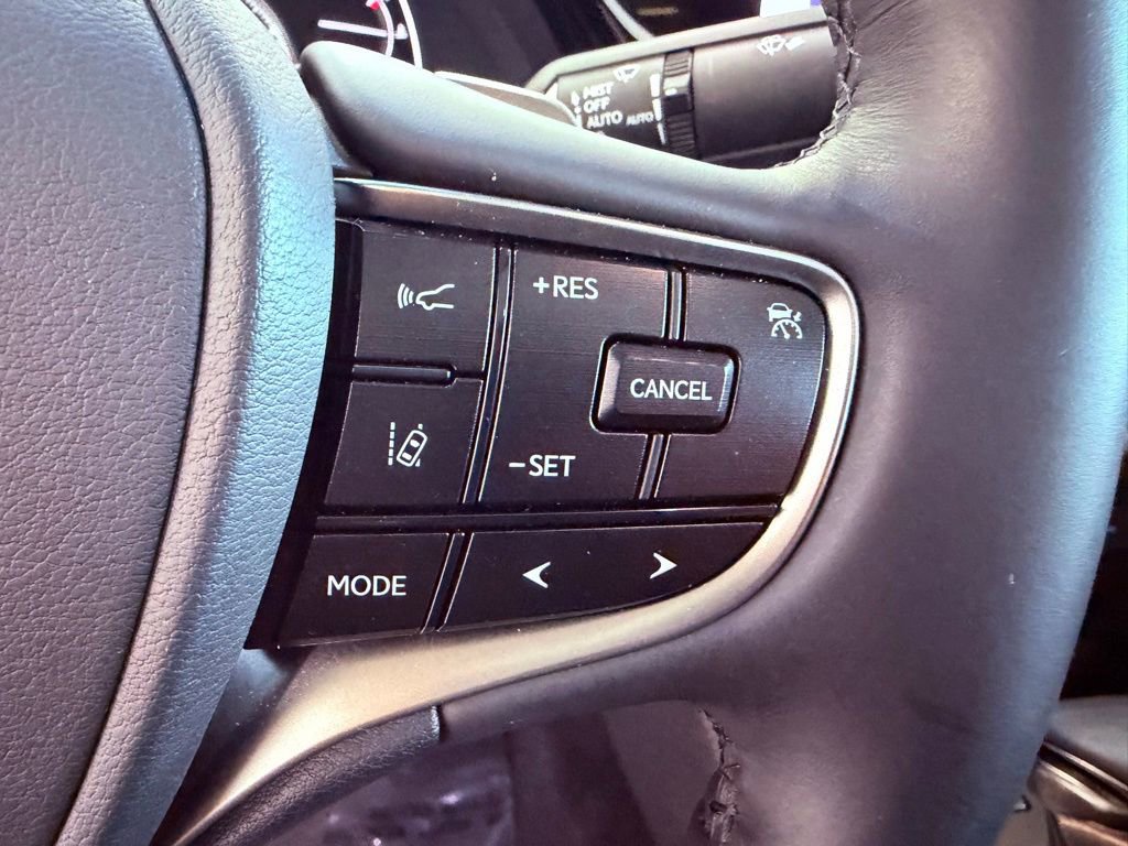 Certified 2024 Lexus ES 350 w/ Luxury Package image 22