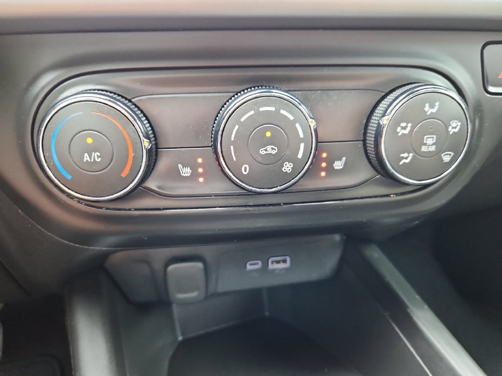 Used 2024 Chevrolet Trax RS FWD image 20