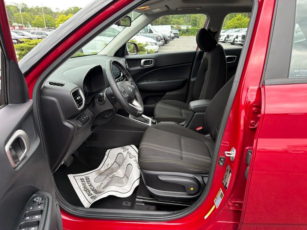 Used 2022 Hyundai Venue SEL w/ Cargo Package FWD image 12