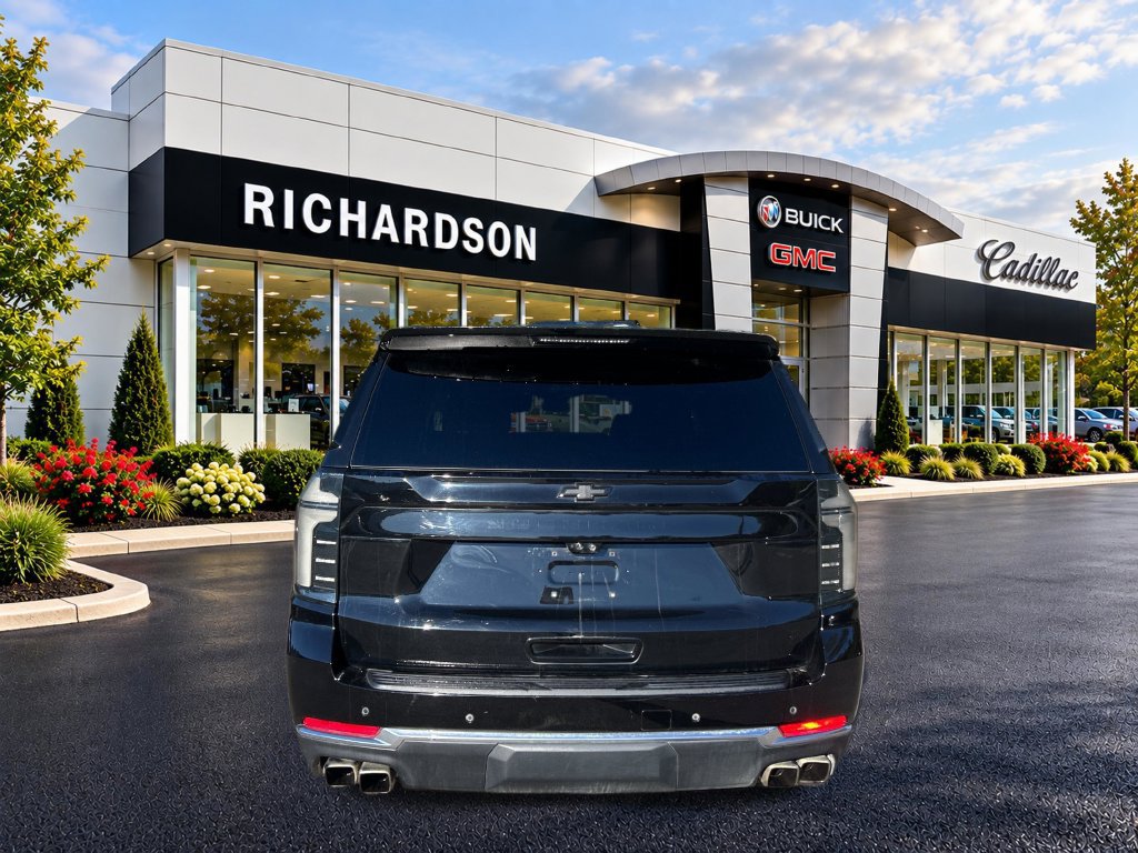 Used 2025 Chevrolet Suburban High Country AWD/4WD image 5