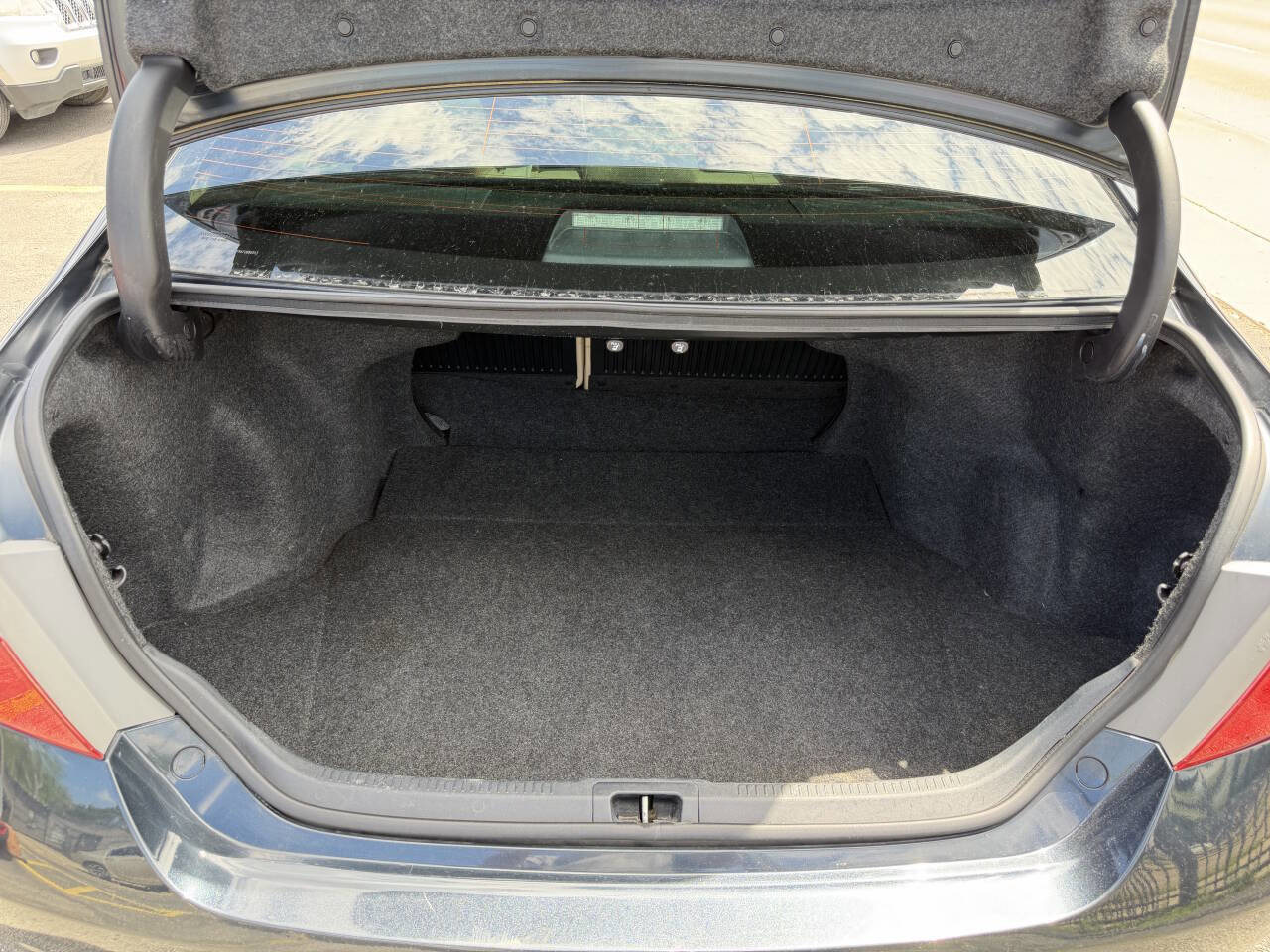 Used 2015 Toyota Camry LE FWD image 26