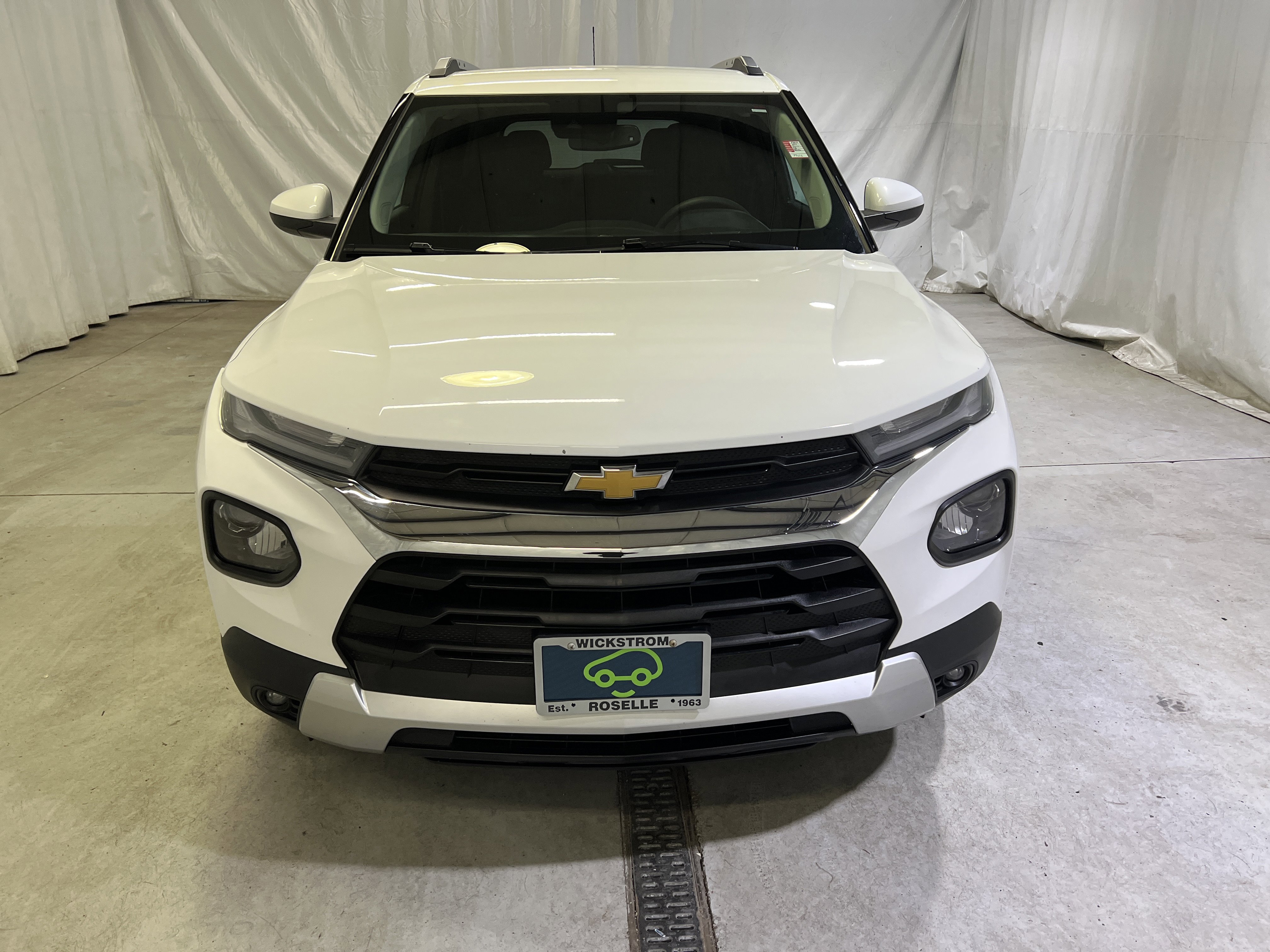 Used 2023 Chevrolet TrailBlazer LT w/ Convenience Package AWD/4WD image 3