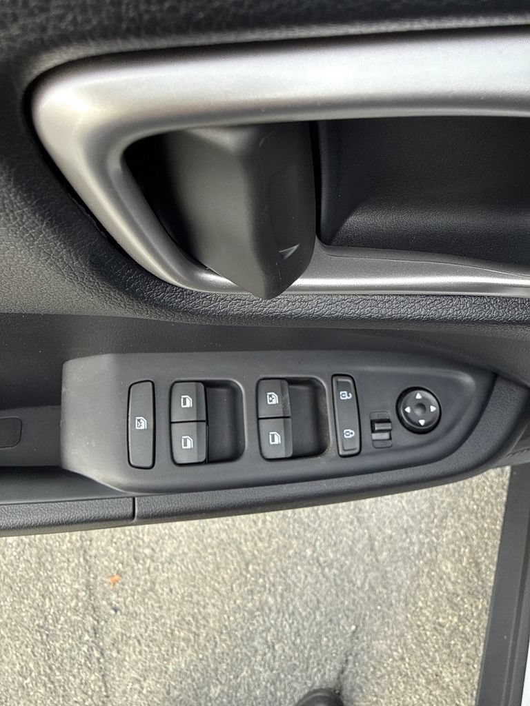 New 2026 Hyundai Venue SEL FWD image 15