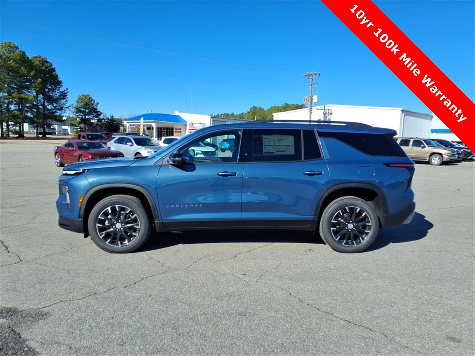 New 2026 Chevrolet Traverse LT w/ Sun and Wheel Package image 2