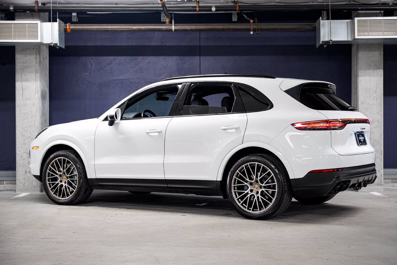 Used 2023 Porsche Cayenne Platinum Edition AWD/4WD image 8