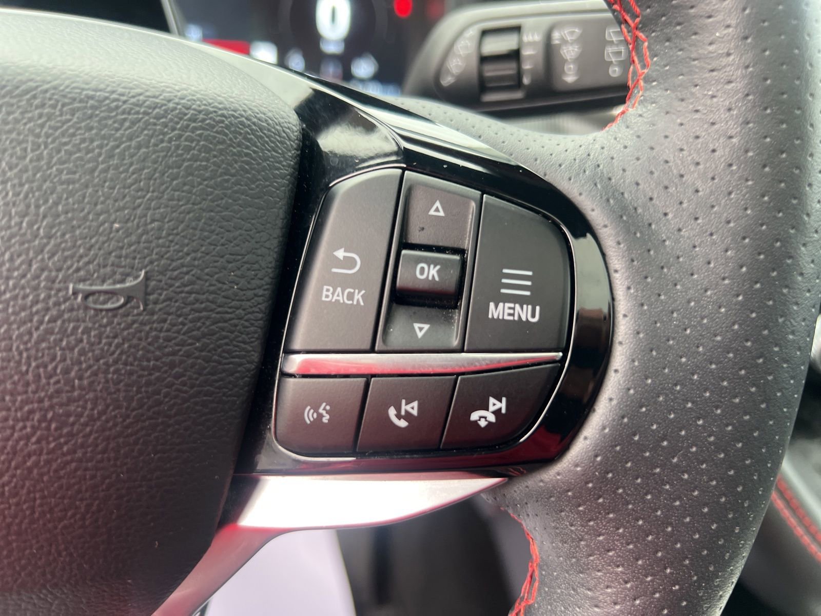 Used 2025 Ford Explorer ST-Line w/ Premium Package AWD/4WD image 29