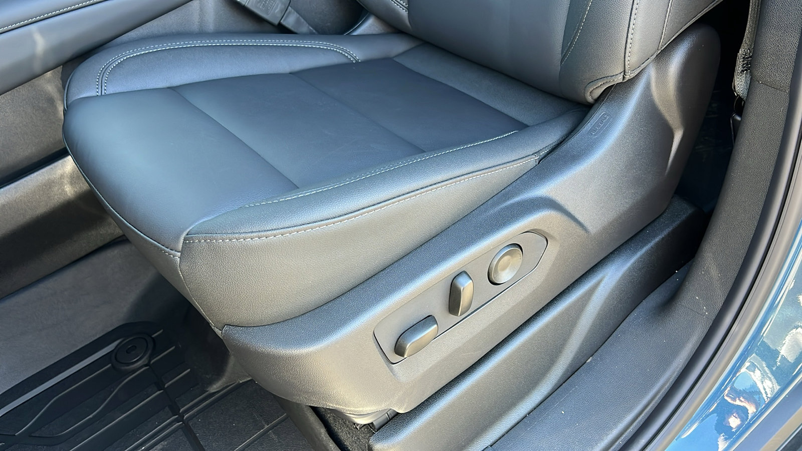 New 2026 Chevrolet Suburban LT w/ Comfort Package image 22