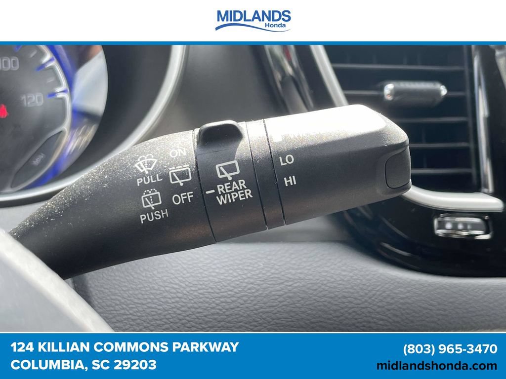 Used 2022 Chrysler Pacifica Touring-L FWD image 23