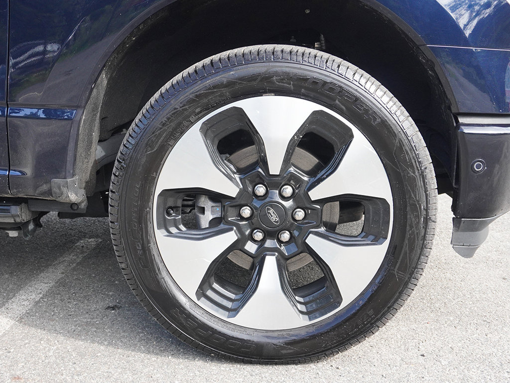 Used 2023 Ford F150 Lightning Platinum AWD/4WD image 25