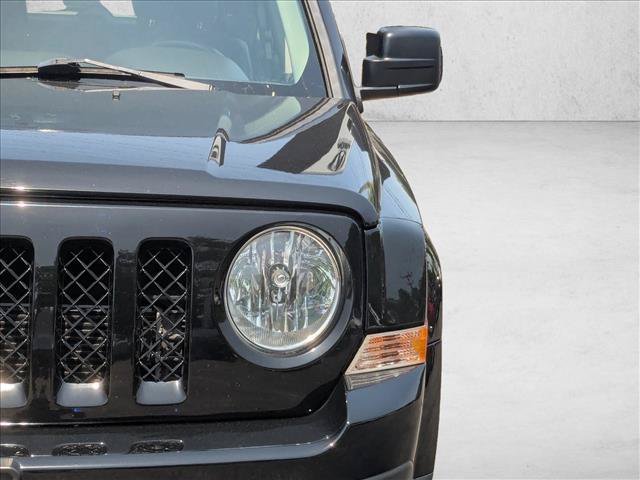 Used 2017 Jeep Patriot High Altitude AWD/4WD image 9