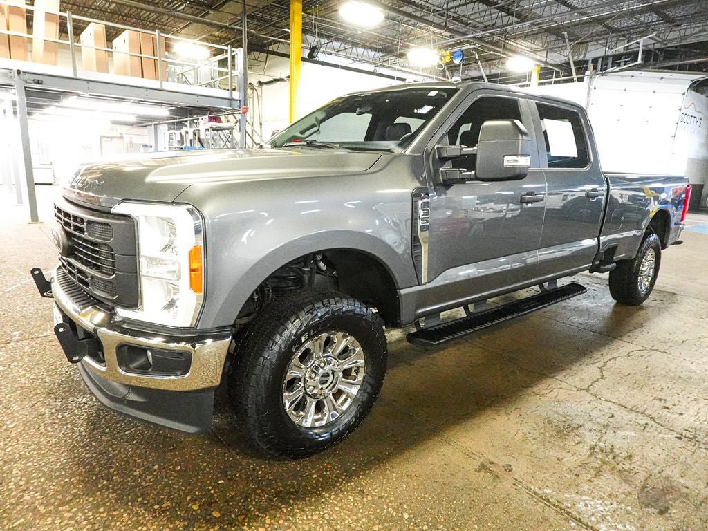 Used 2023 Ford F350 XL w/ FX4 Off-Road Package AWD/4WD image 3
