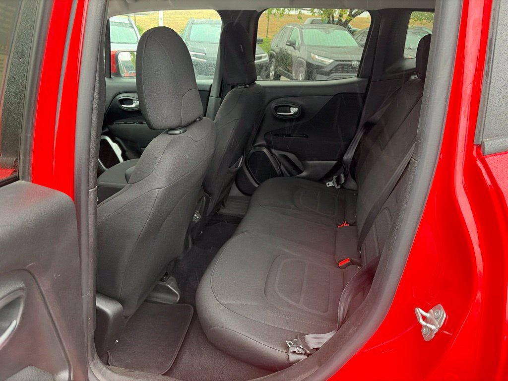 Used 2020 Jeep Renegade Latitude FWD image 20
