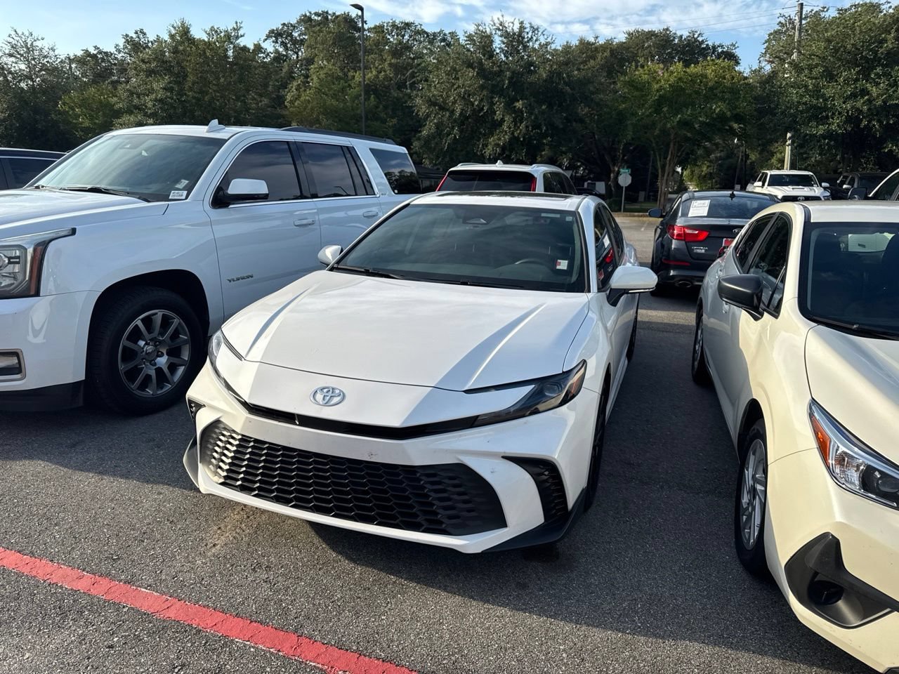 Used 2025 Toyota Camry SE w/ Multimedia Upgrade Package