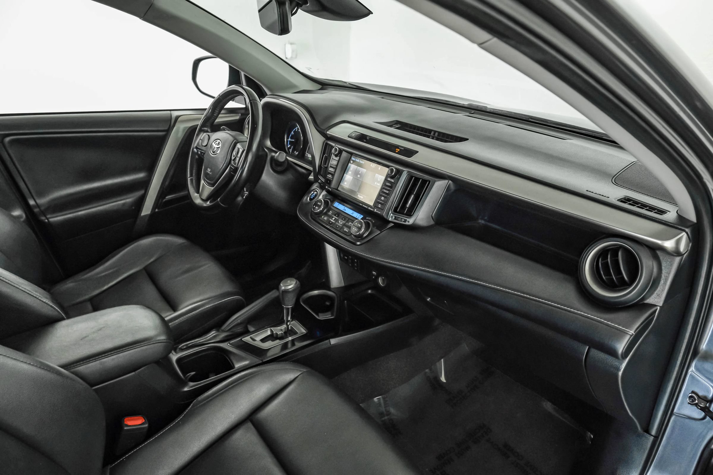 Used 2016 Toyota RAV4 Limited w/ Advanced Technology Package FWD image 12