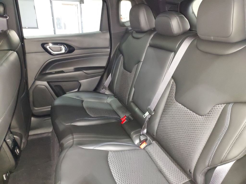New 2026 Jeep Compass Latitude image 25