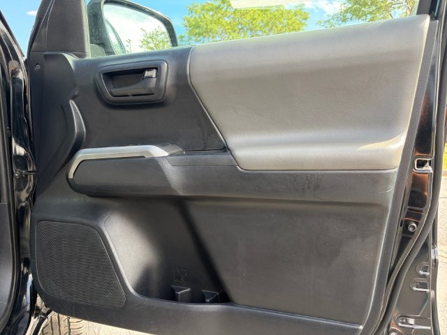 Used 2019 Toyota Tacoma SR5 AWD/4WD image 16