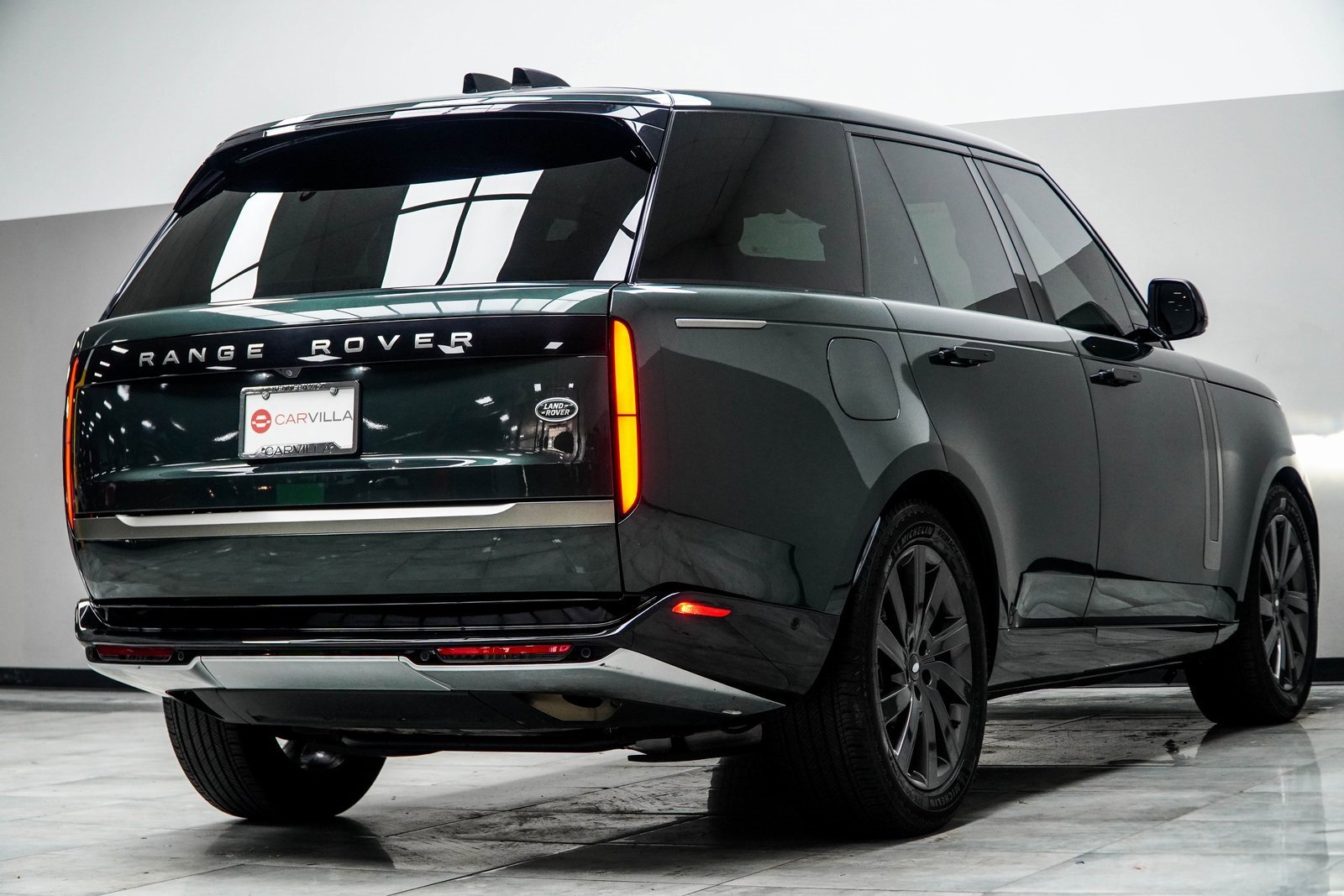 Used 2023 Land Rover Range Rover SE image 12