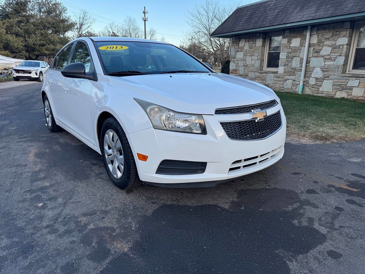 Used 2013 Chevrolet Cruze LS image 2