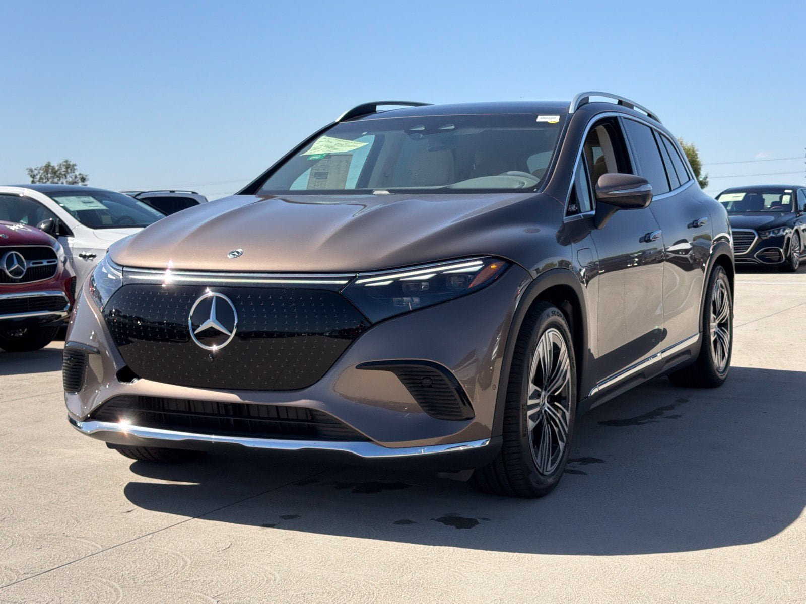 New 2027 Mercedes-Benz EQS 400 4MATIC SUV image 4