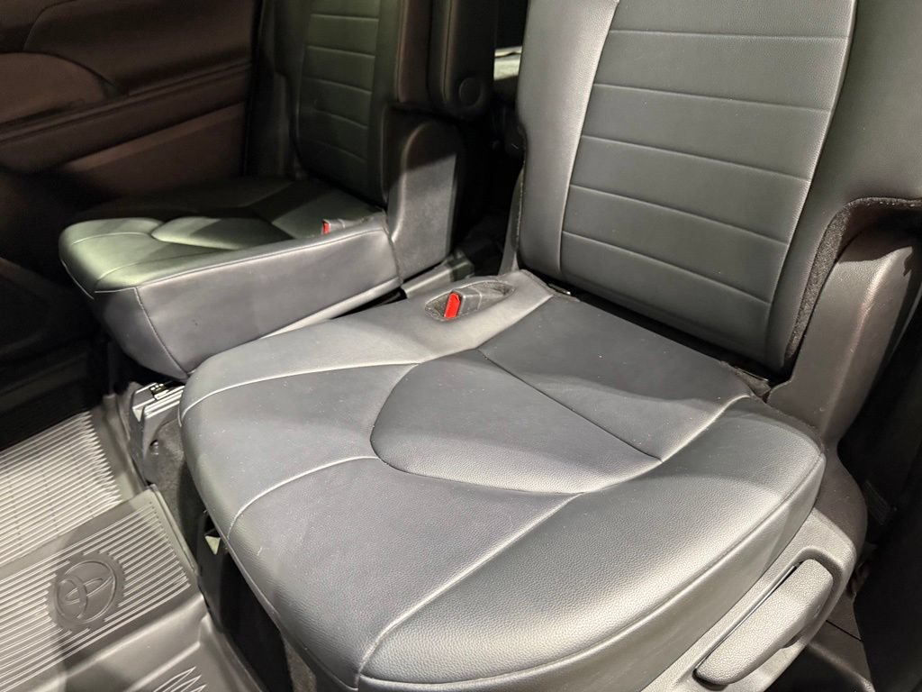 Certified 2024 Toyota Highlander XLE AWD/4WD image 21