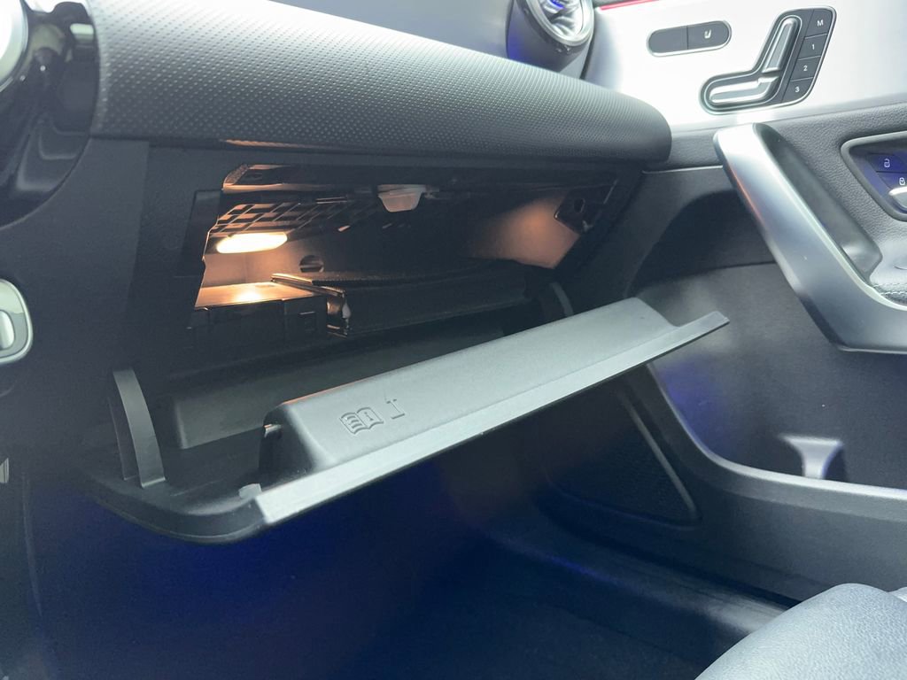 Used 2022 Mercedes-Benz A 220 4MATIC image 38