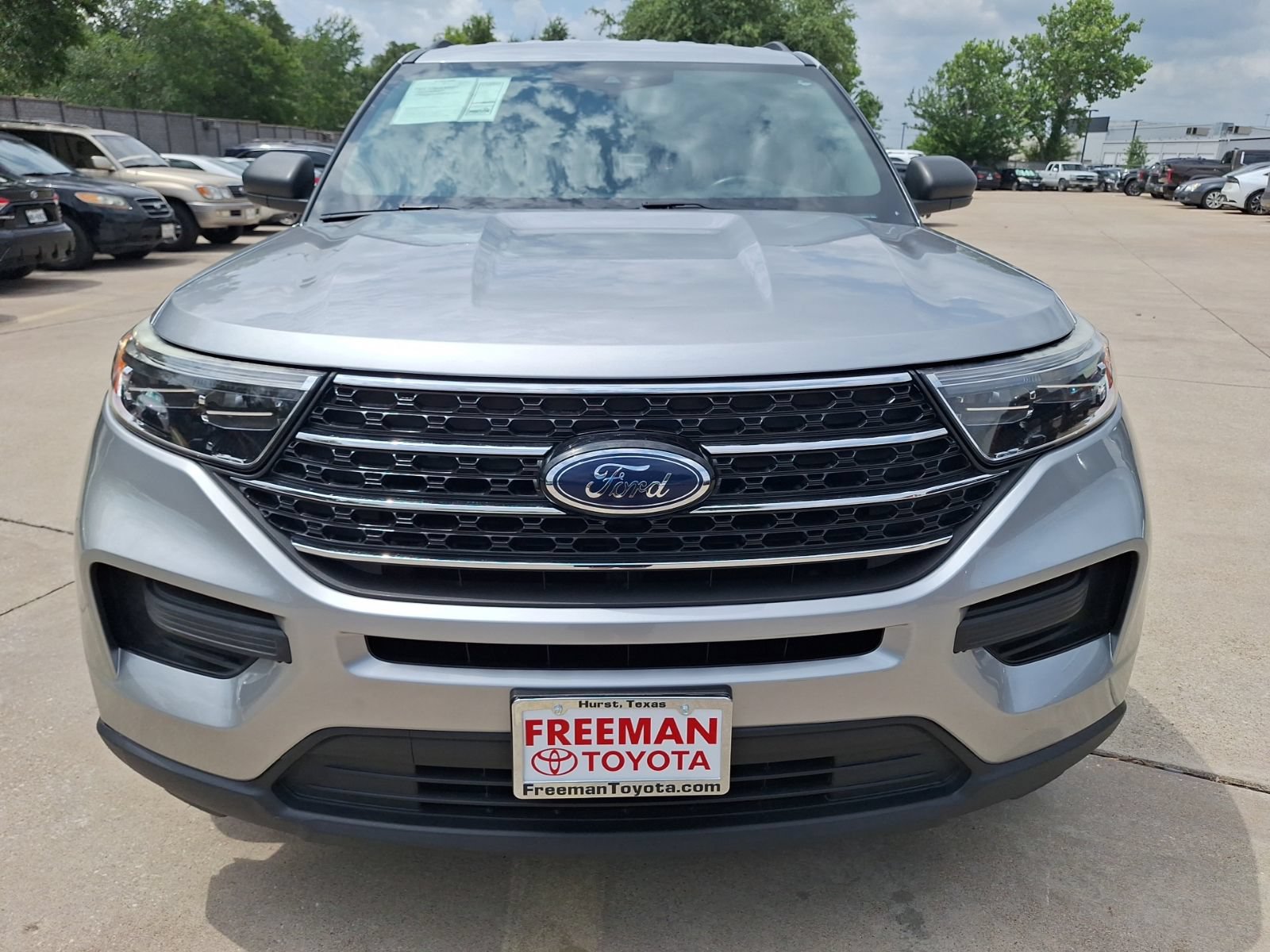Used 2020 Ford Explorer XLT w/ Comfort Package RWD image 9