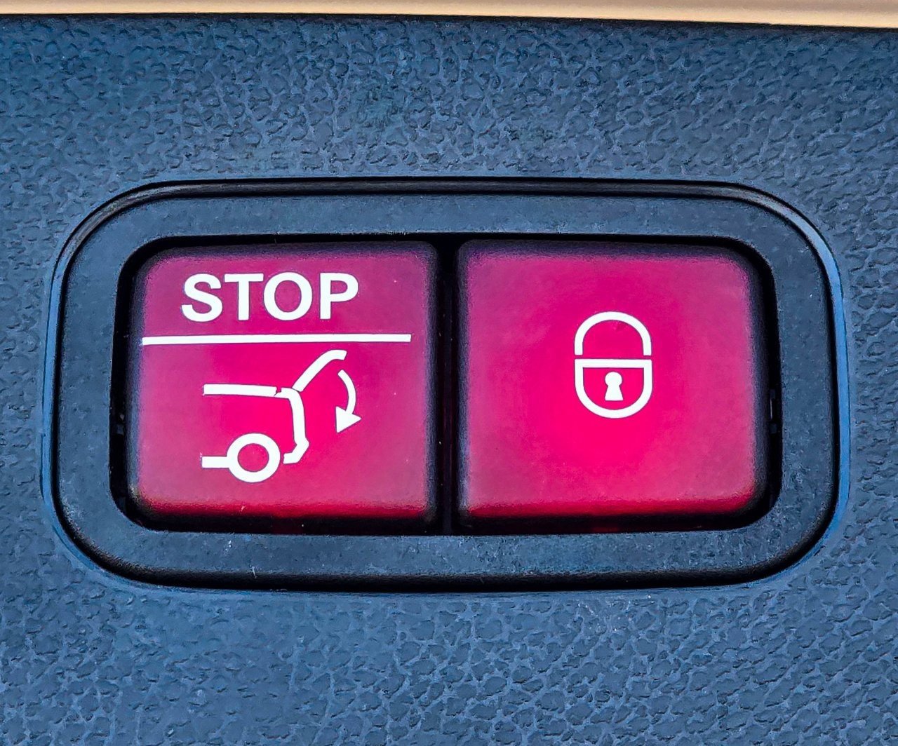 Used 2022 Mercedes-Benz GLC 300 4MATIC image 35