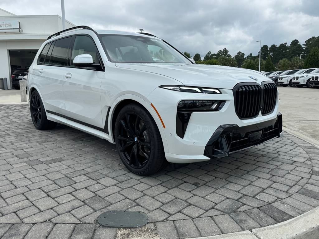 Used 2026 BMW X7 xDrive40i w/ M Sport Package image 7