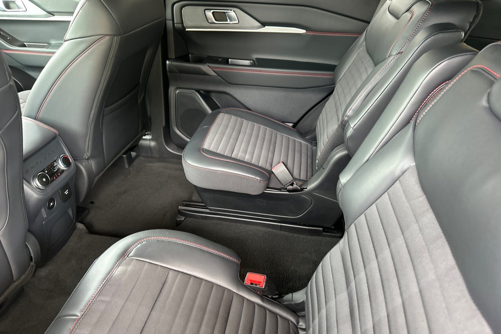 New 2027 Ford Explorer ST-Line w/ Premium Package RWD image 12