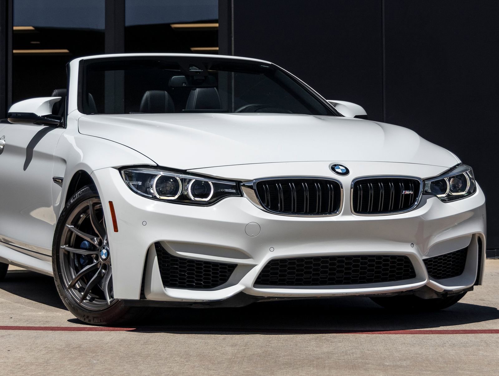 Used 2020 BMW M4 Convertible image 5