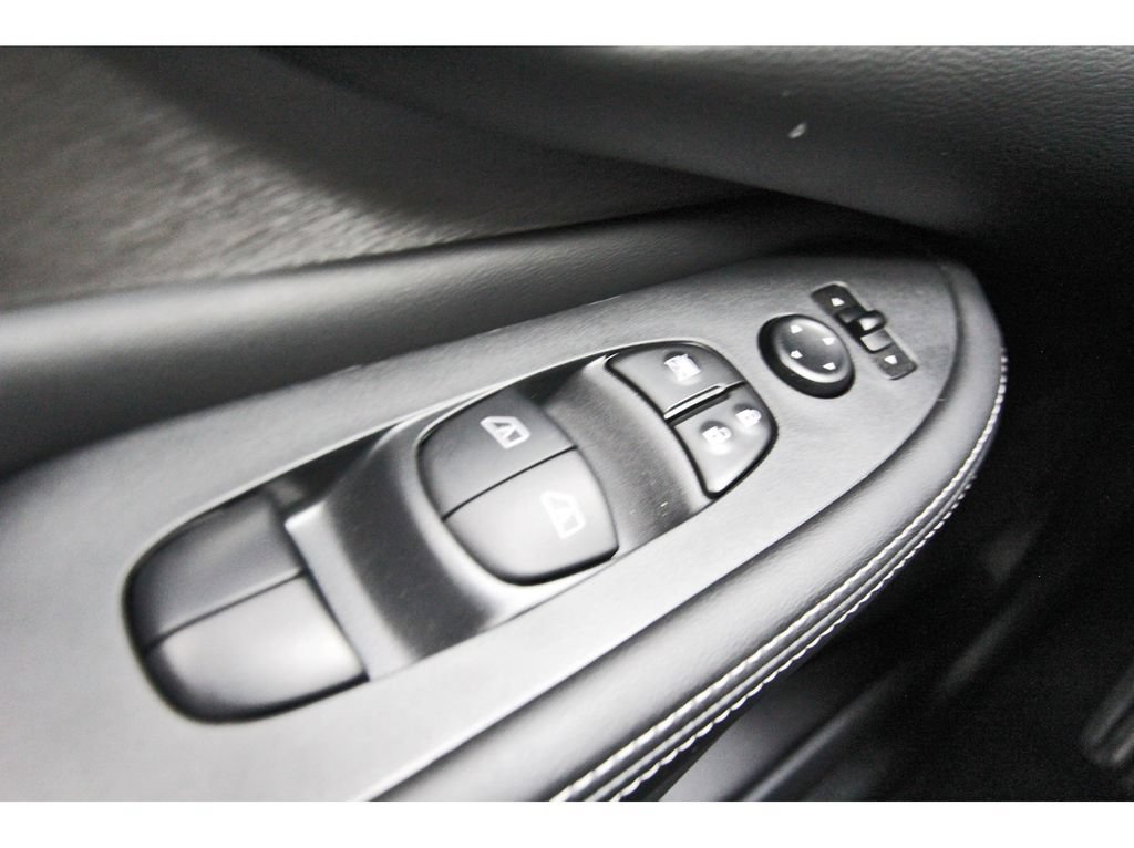 Used 2024 Nissan Murano SV FWD image 19