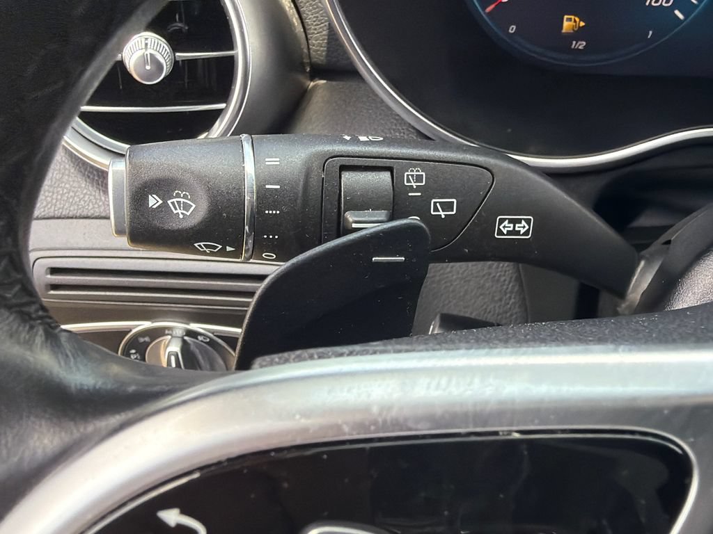 Used 2022 Mercedes-Benz GLC 300 4MATIC w/ Premium Package Lite image 28