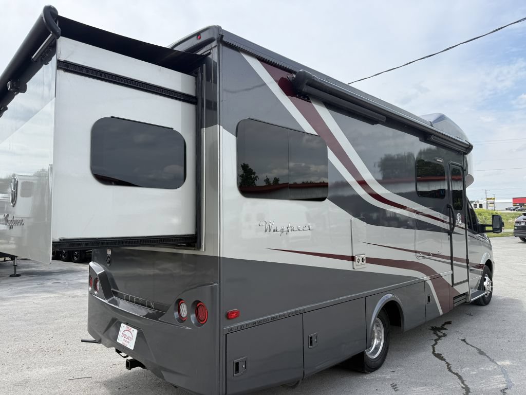 Used 2018 Mercedes-Benz Sprinter 3500 image 35